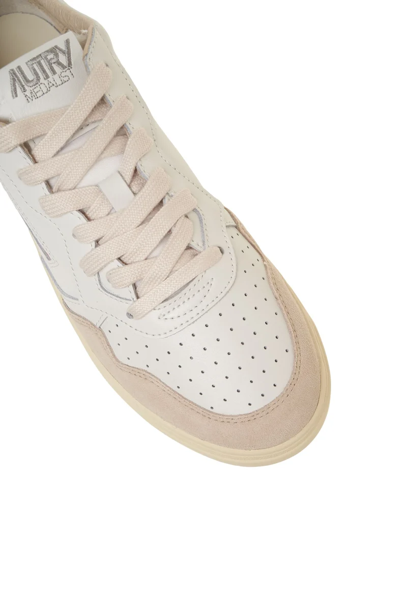 Sneakers 'Medalist Low'