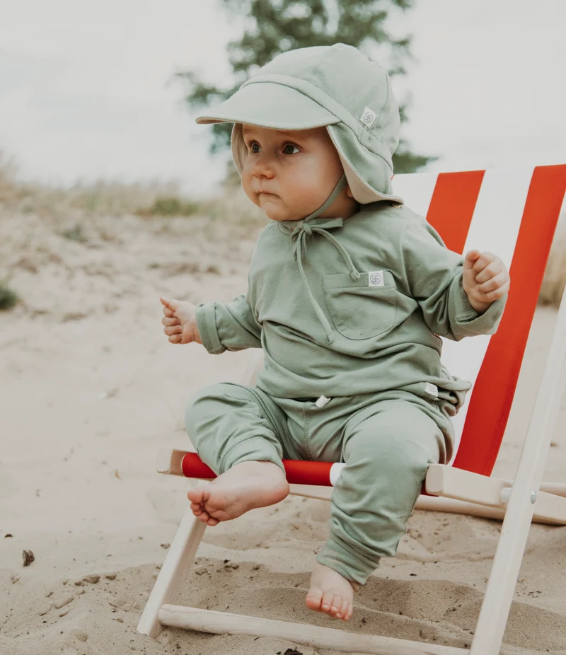 CLOBY - Reversible sun hat UPF 50+ Olive Green Sandy Beach