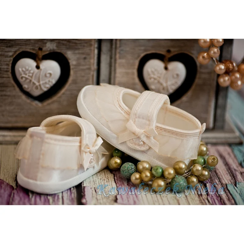 Christening shoes Naomi in ecru satin
