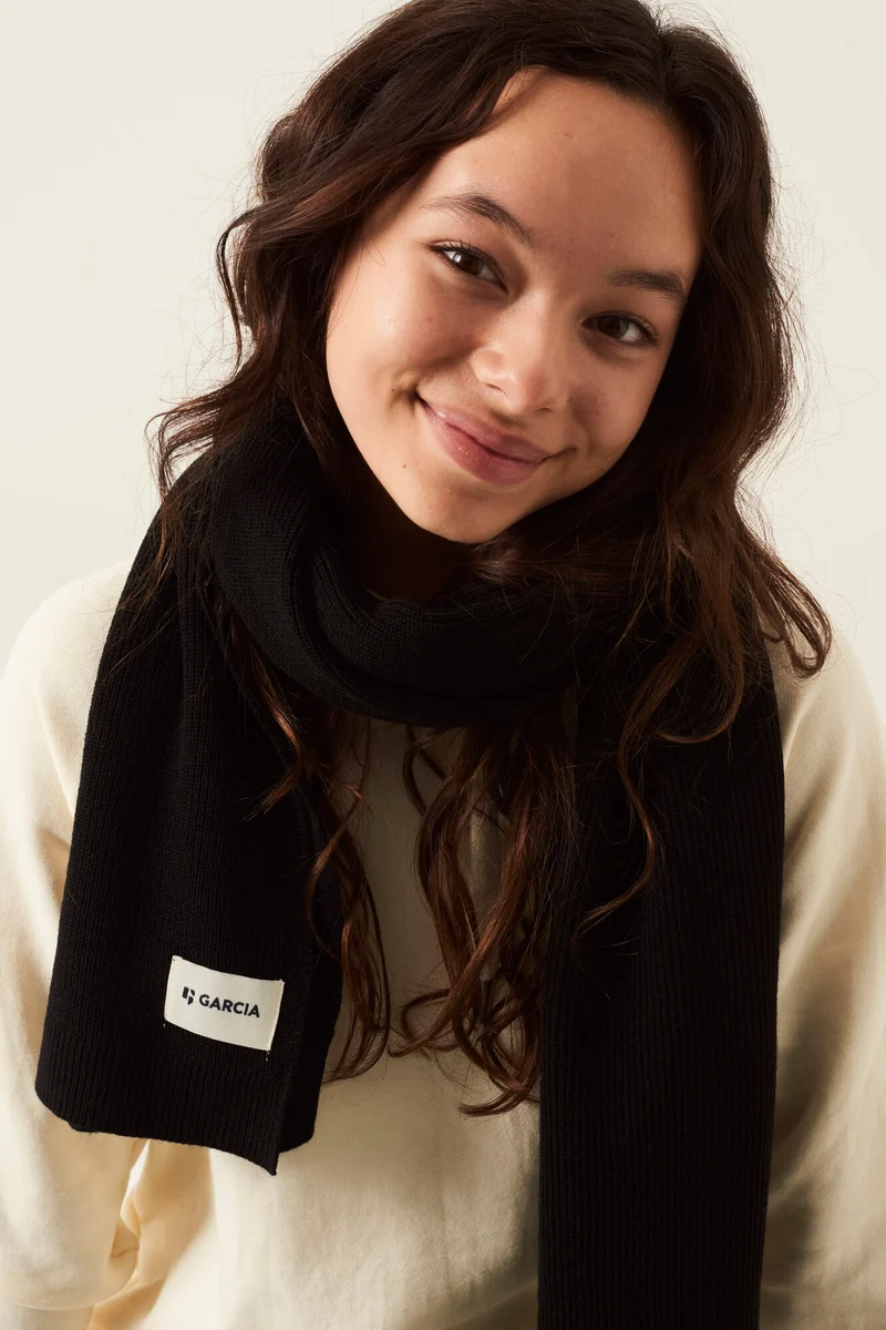 GARCIA - Girls Knitted Scarf Black