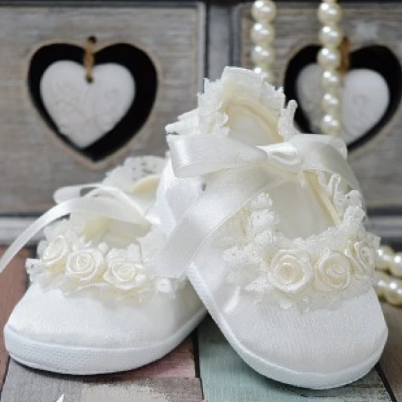 Christening slippers Lydia in ecru satin