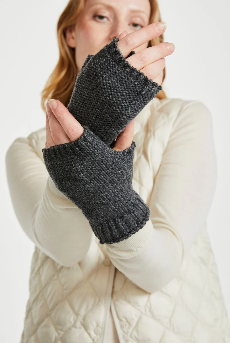 Kilmeena Aran Fingerless Mittens - Grey