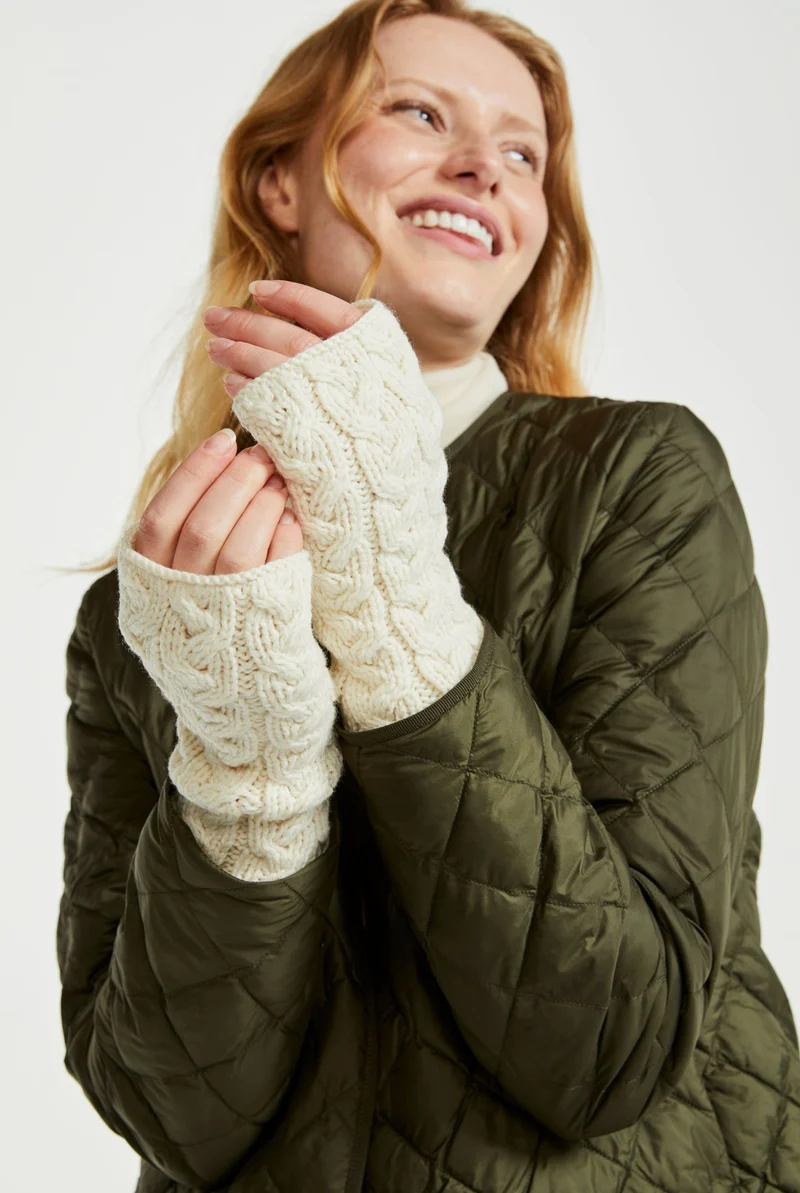 Rosmore Aran Fingerless Mittens - Cream