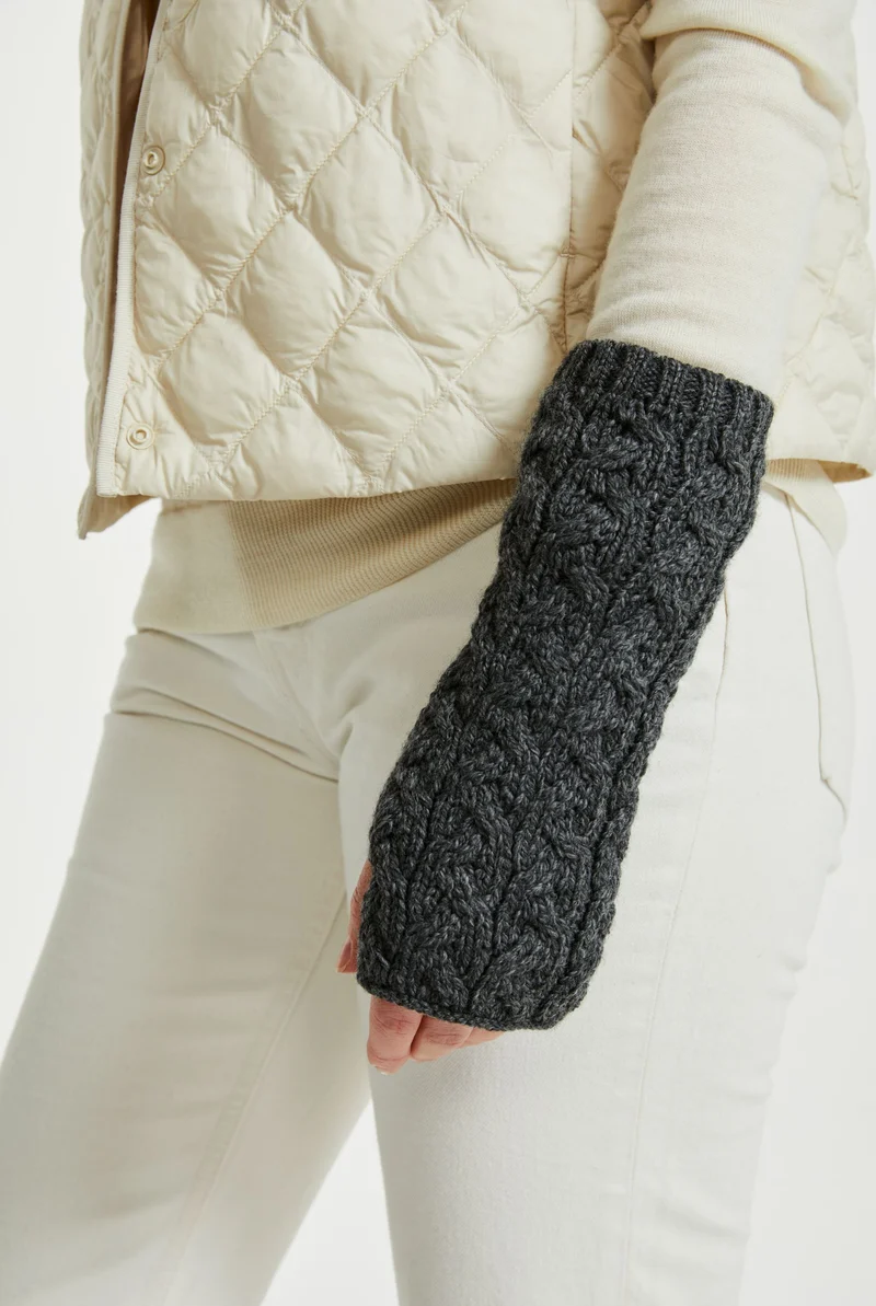 Rosmore Aran Fingerless Mittens - Grey