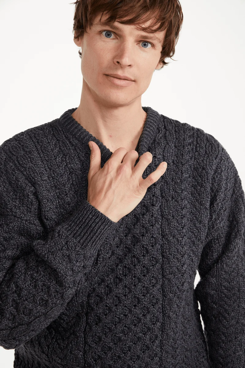 Inisheer Traditional Mens Merino Aran Sweater - Charcoal